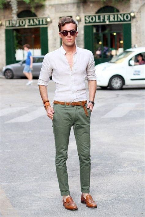 What Color Tops Go With Olive Pants