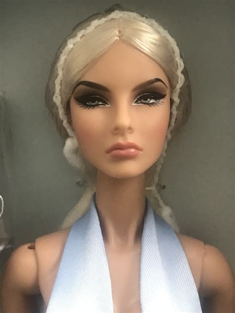 Integrity Toys Fashion Royalty Agnes Von Weiss Malibu Sky DollFan Club