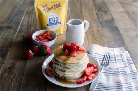 Bob's red mill gluten free egg replacer is a vegan baking essential made with four simple and clean ingredients: Basic Preparation Instructions for Egg Replacer Recipe from Bob's Red Mill! | Egg replacer ...