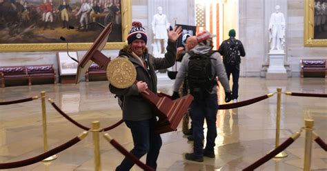 Men Seen in Viral Capitol Incursion Photos Taken Into Custody - US