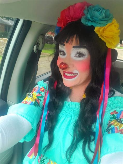 Pin By N Derwent S On Ii Adorable Auguste Clowns Clown Pics Female