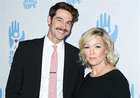 Jennie Garths Husband Dave Abrams Files For Divorce Ny Daily News
