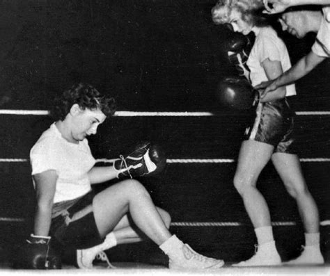 Pin By Rob Zierhopher On Women S Boxing Women Boxing Concert Lady
