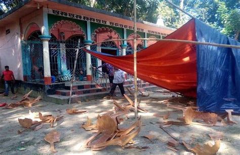 Hindu Temples And Homes In Bangladesh Are Attacked By Muslim Crowds