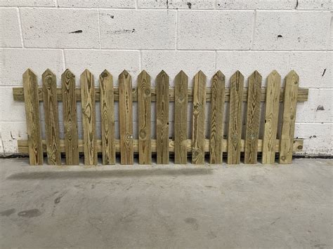 Pointed Top Picket — River Don Fencing
