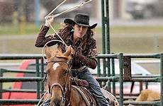 cowgirl cowgirls rodeo horse roping cheval calf cowboy appaloosa vaquera pferde caballos westernreiten break traje photographie bronc vaquero amazonen pferdefreunde