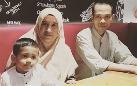 Istri Ustadz Abdul Somad - Lima Kewajiban Suami Terhadap Istri | Tanya