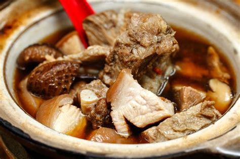 What dishes to serve with this recipe? Food in Singapore - Best Dishes to Try