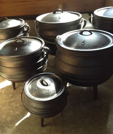Size 10 Potjie Pot Cauldron Pure Cast Iron Reenactments ... Amazon's choice for small pots for cooking.