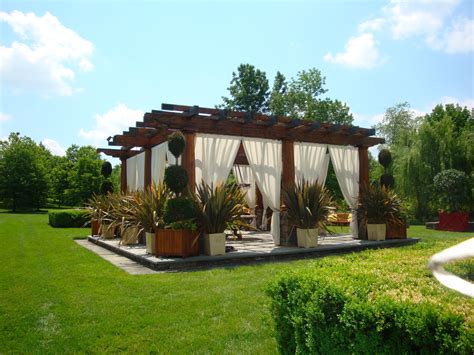 Tending a garden on the farm is surely the best way to spend your free time this day. Martin Shaw Landscape Design : Garden Tour - Bucks County
