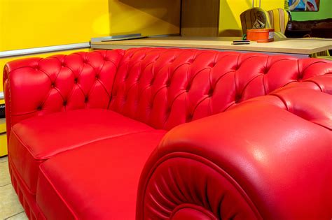Scegli un autentico classico, divani in pelle disponibili in varianti sia tradizionali che moderne un divano in pelle 2 o 3 posti, un divano letto in pelle per un sonno di alta qualità o un divano angolare in pelle per portare modernità e convivialità in. Divano in pelle Diamant di Spagnol - Berardi Gabriella Mobili