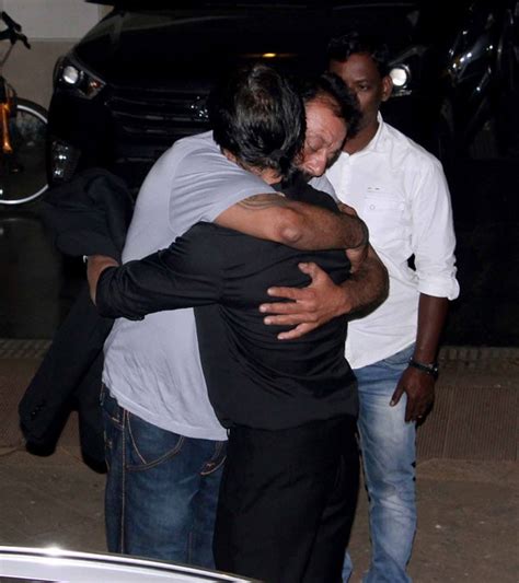 In Pictures Shah Rukh Khans Late Night Meeting With Sanjay Dutt Bollywood Bubble