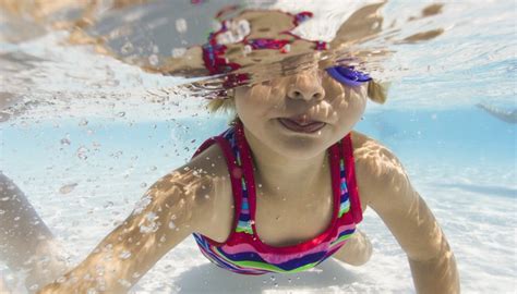 The serene life bubble bath massage mat will bring the spa to your tub. How to Teach a Toddler to Blow Bubbles in the Water | How ...