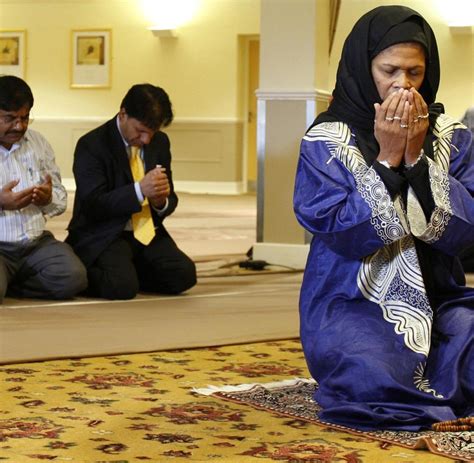 Islam: Erstmals leitet Frau muslimisches Freitagsgebet - WELT