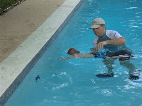 Imagine watching your child swim for the first time all by himself. Teach Toddler To Swim