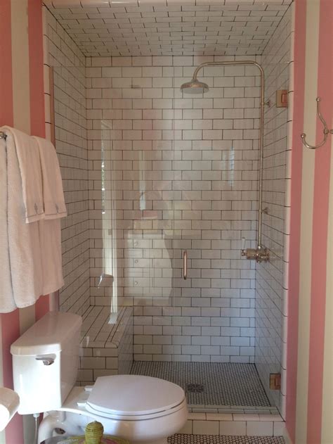You can also do a subway shower with travertine tile, which looks really good. Tiled shower bench | Wall Tile/shower | Pinterest