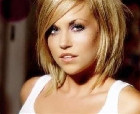 C'est l'une des références en matière de coiffure et de coloration depuis des années. Coupe degrade effile cheveux mi long