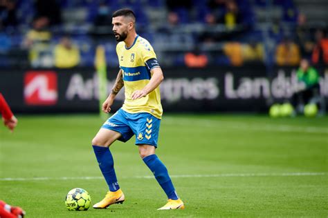 Man bliver meget hurtigt en del af klubben, og fra første dag føler. Jung-agent bekræfter: Klar til at forhandle med Brøndby