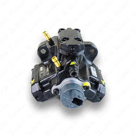 I try to start it, and when i turn the key the xenon lights start to flicker and it makes this loud clicking noise, simultanously with the flickering lights. BMW X5 3.0 2001-2003 New Common Rail Pump 0445010009