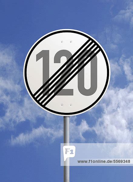 Verkehrsschild Ende Der Zulässigen Höchstgeschwindigkeit 120 Km H Vor