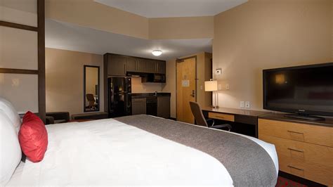 Best western pet policies & information. Best Western Plus Eastgate Inn Regina, SK - See Discounts