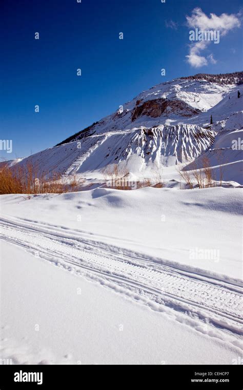 A Snow Covered Mountain Hi Res Stock Photography And Images Alamy