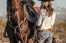 cowgirls rodeo knows sure fillies pferd