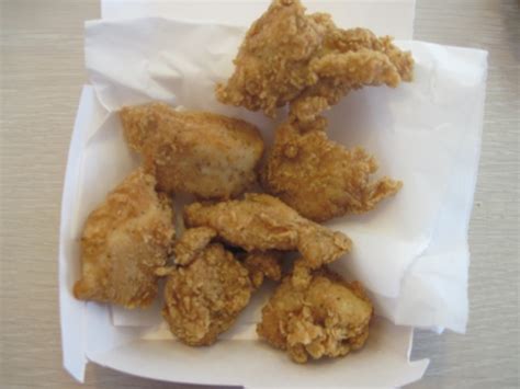 Leckere und saftige filet bites aus 100 prozent feinstem hähnchenfilet, nach dem originalrezept mild gewürzt und paniert. Fast Food: KFC's New Original Recipe Chicken Bites Are ...