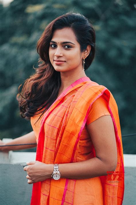 Actress Ramya Pandian Latest Glam Stills Social News Xyz