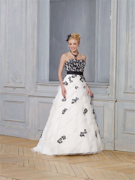 Vedi la nostra abito colorato selezione dei migliori articoli speciali o personalizzati, fatti a mano dai nostri articoli magici e interessanti che non puoi trovare altrove. Abito da Sposa Colorato