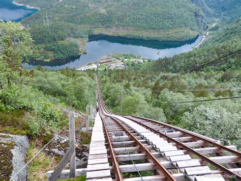Deswegen vorerst mal ein paar wichtige daten für die wanderung zur trolltunga im überblick Trolltunga: Wanderung zu Norwegens spektakulärer Felsnase