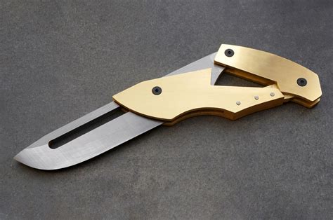 Ive Never Seen Anything Quite Like How This Unique Pocket Knife Opens