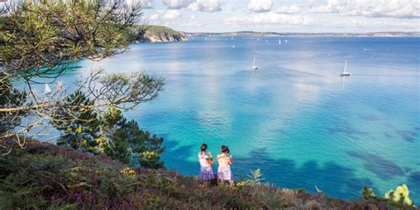 Entre balades et gourmandises, entre rêveries et découvertes. Bretagne : la Covid-19 n'empêche pas les touristes d ...