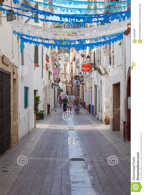 Narrow Traditional Streets Of Old Dubai Uae Editorial Photo