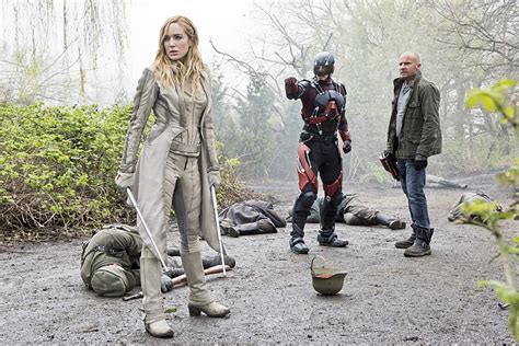 New Promotional Stills From The Legends Of Tomorrow Season 1 Finale