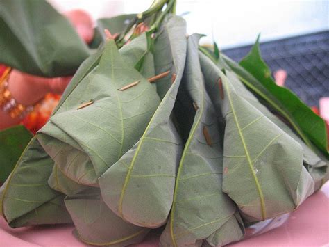 Kupas singkong, kemudian cuci bersih dan potong sesuai selera kukus singkong sampai matang sunting istilah tapai di berbagai daerah. Tapai Pulut: TAPAI PULUT RESIPI
