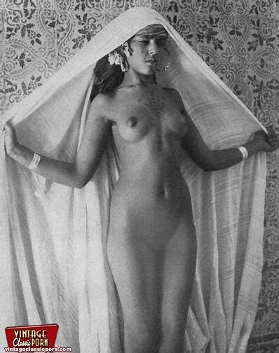 Vintage Ethnic Nude Girls