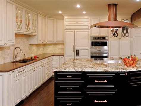 Old world kitchen designs photo gallery and decorating ideas. Old World Kitchen - Cabinets by Graber