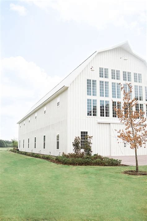 Luxury relais and chateaux inn with an award winning restaurant and spa. Dallas Wedding Photographer | White sparrow barn, White ...