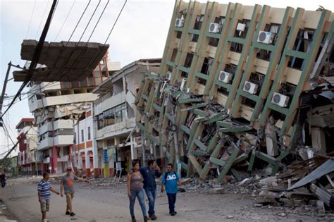 Séisme En Equateur Deux Nouvelles Répliques Frappent Le Pays 24 Heures