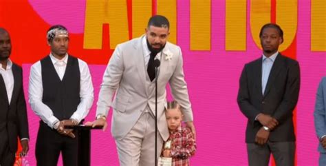 Watch Drakes Artist Of The Decade Acceptance Speech At 2021
