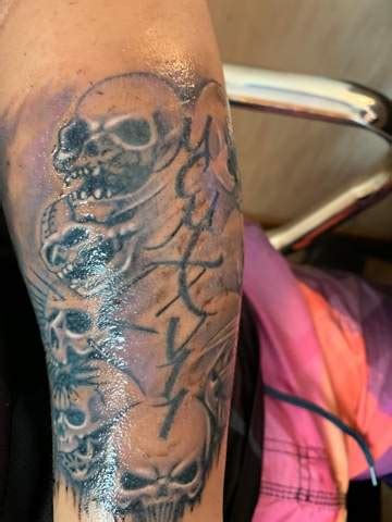 Odin komplett verheilt darf gerne kingstreet6 tattoo. Verheilt das tattoo normal?
