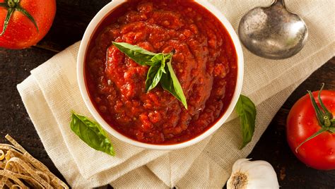 Homemade Italian tomato sauce EN