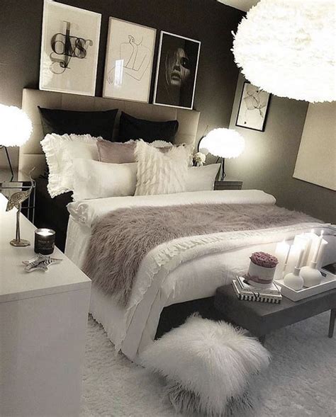 10 Cozy Grey And White Bedroom