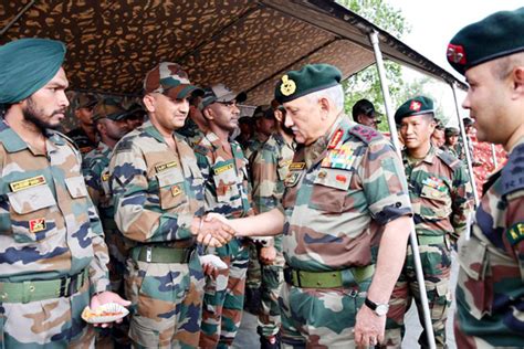 Army Chief Reviews Security Situation In Kashmir