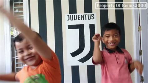 Sang juara bertahan serie a, juventus, sudah siap untuk menyambut musim 2019/2020. Cat Kamar Logo Juventus Pola Garis Hitam Putih - YouTube