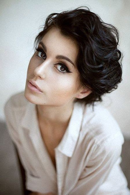 This particular cutting technique gives. 15 Short Hairstyles For Thick Hair To Look Amazing ...