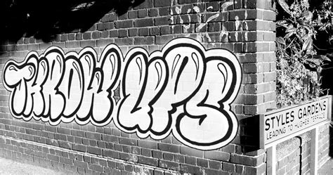 Grafiti, gambar grafiti nama, huruf, 3d keren, membuat tulisan nama grafiti keren, proses pembuatan grafiti dari mulai sketsa hingga jadi keren. 10 Mitos y verdades del Arte Urbano - Taringa!