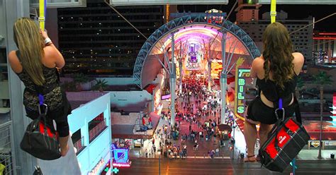 Your las vegas pass includes a fly linq zipline ticket, plus admission to the most popular attractions in las vegas. Vegas'ta Muhteşem Bir Zip Line Turu Yapmak İster miydiniz ...