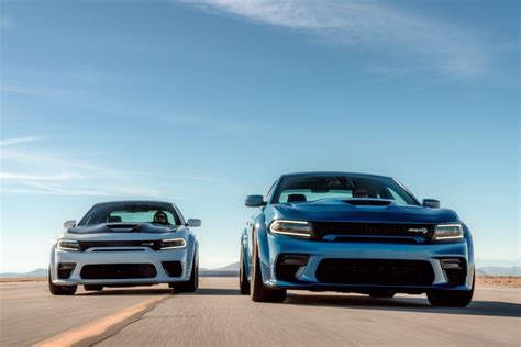 2020 Dodge Charger Scat Pack Vs Srt Hellcat Youll Be Surprised By